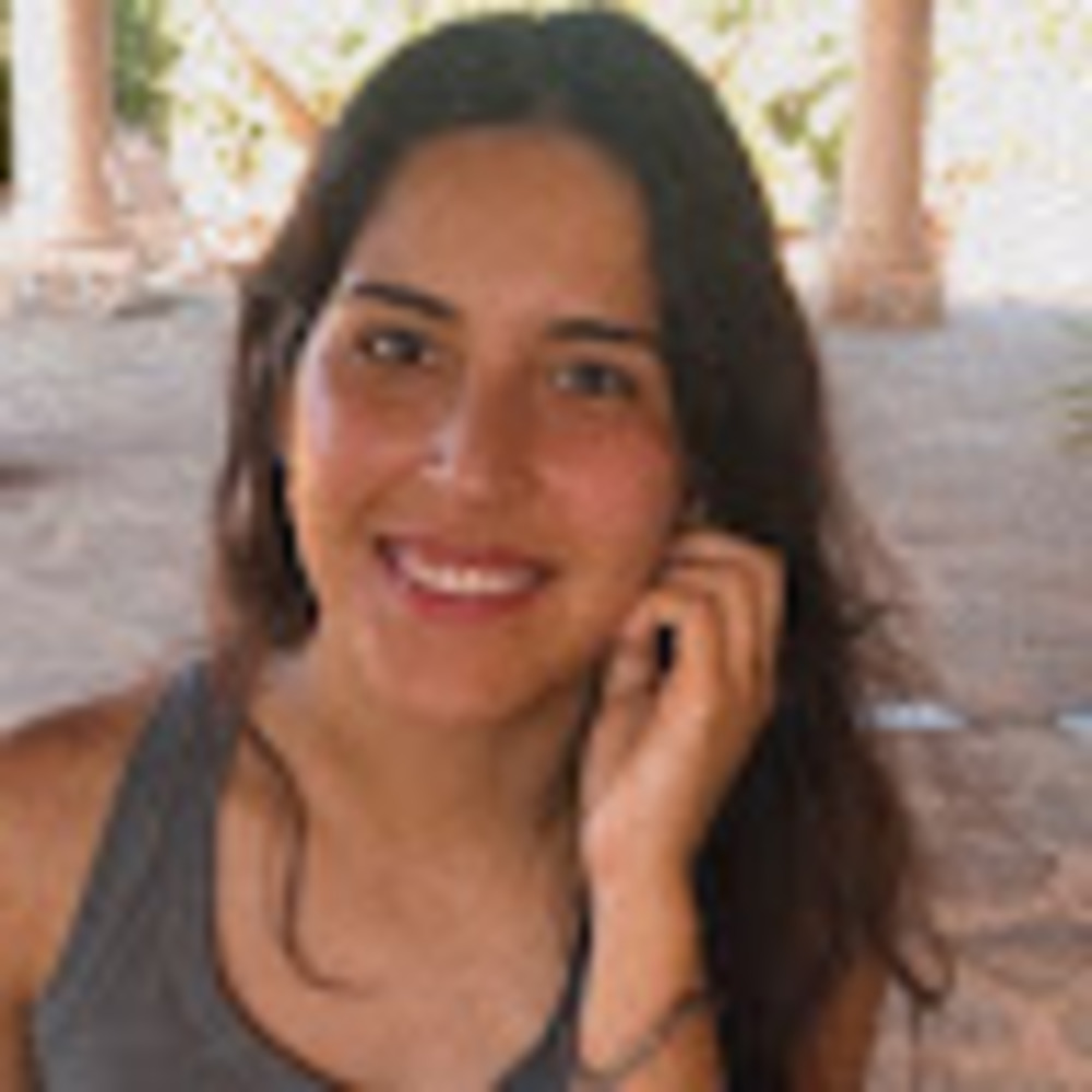 Meet your Posher, Claudia